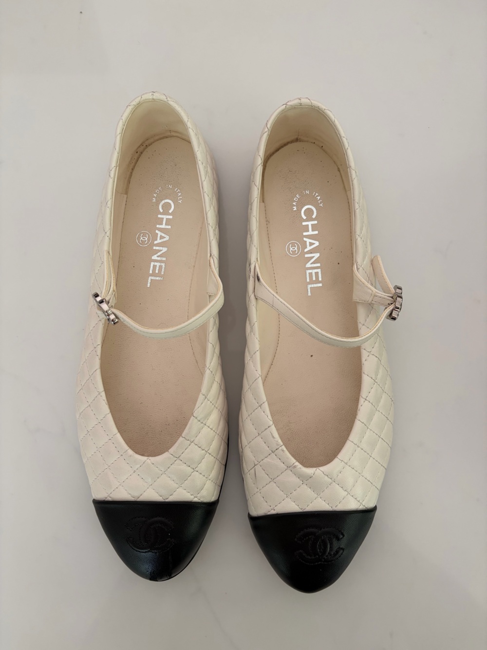 CHANEL Cream Quilted Leather Flats with Black Cap Toe WORN 1x FOR MY WEDDING